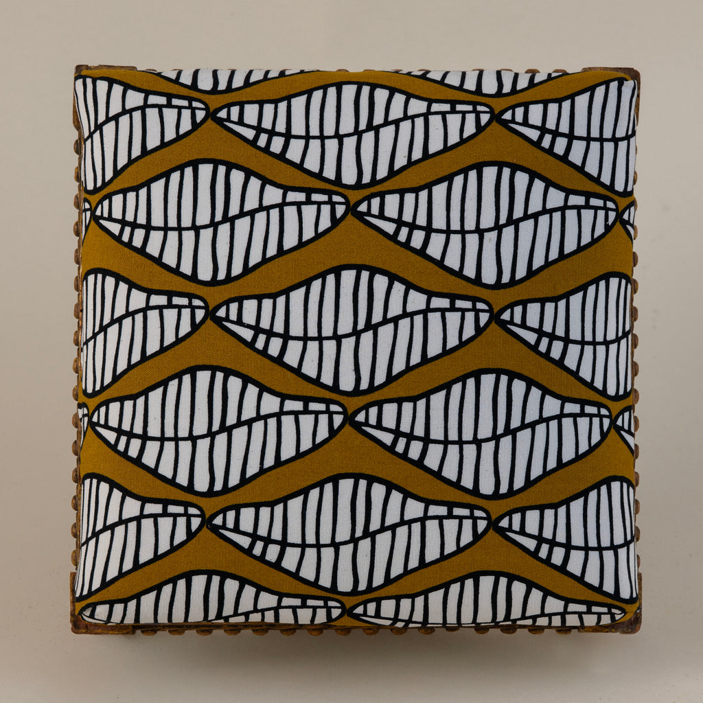 French Louis XIV Stype Dimmunitive foot stool