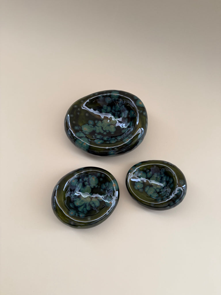 Set of 3 Handmade Organic Shaped Stacking Bowls in Speckled Olive