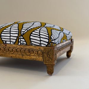 French Louis XIV Stype Dimmunitive foot stool