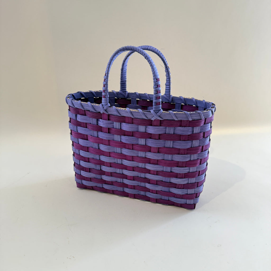 Retro Travel Tote in Roadside Lupine