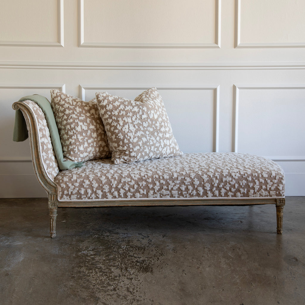 Louis XVI Style Grey Distressed Chaise Lounge